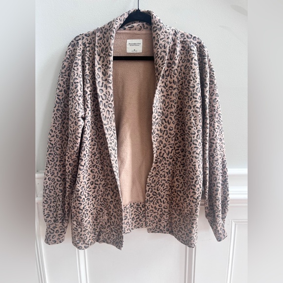 Abercrombie & Fitch Jackets & Blazers - Abercrombie & Fitch Soft A&F Leopard Cardigan Size M
